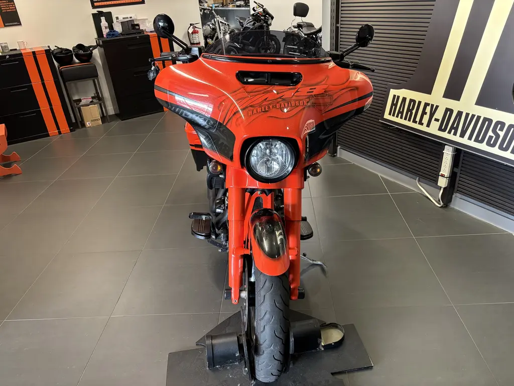 2018 Harley-Davidson FLHXS Street Glide SpecialFLHXS