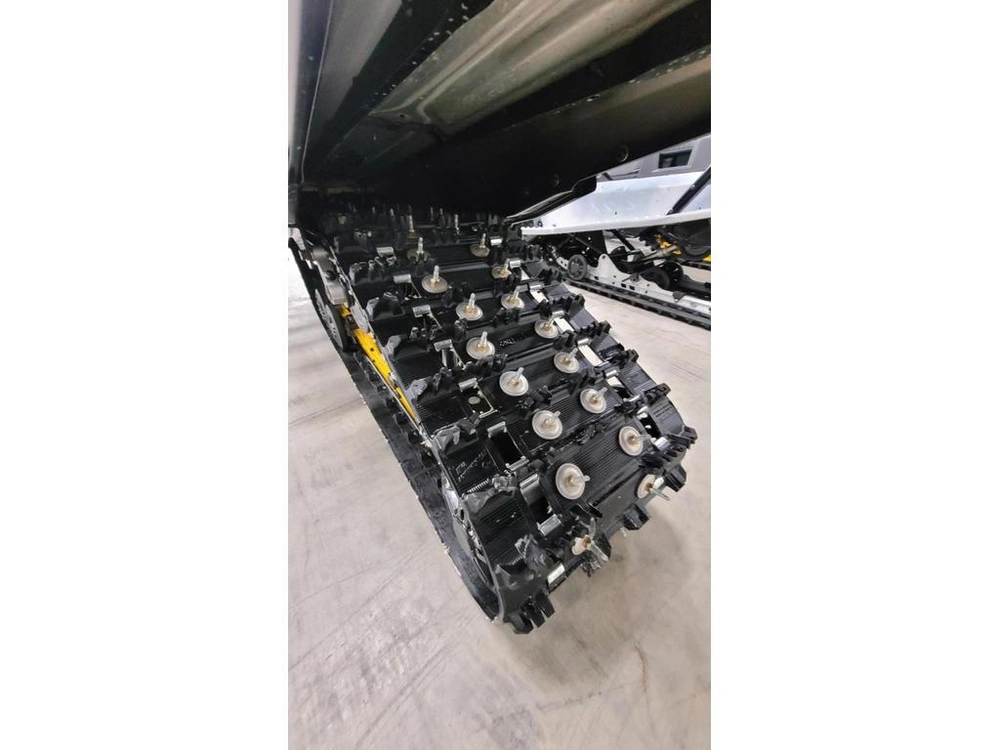 Ski-doo Renegade Adrenaline 900 Turbo 2025 alt