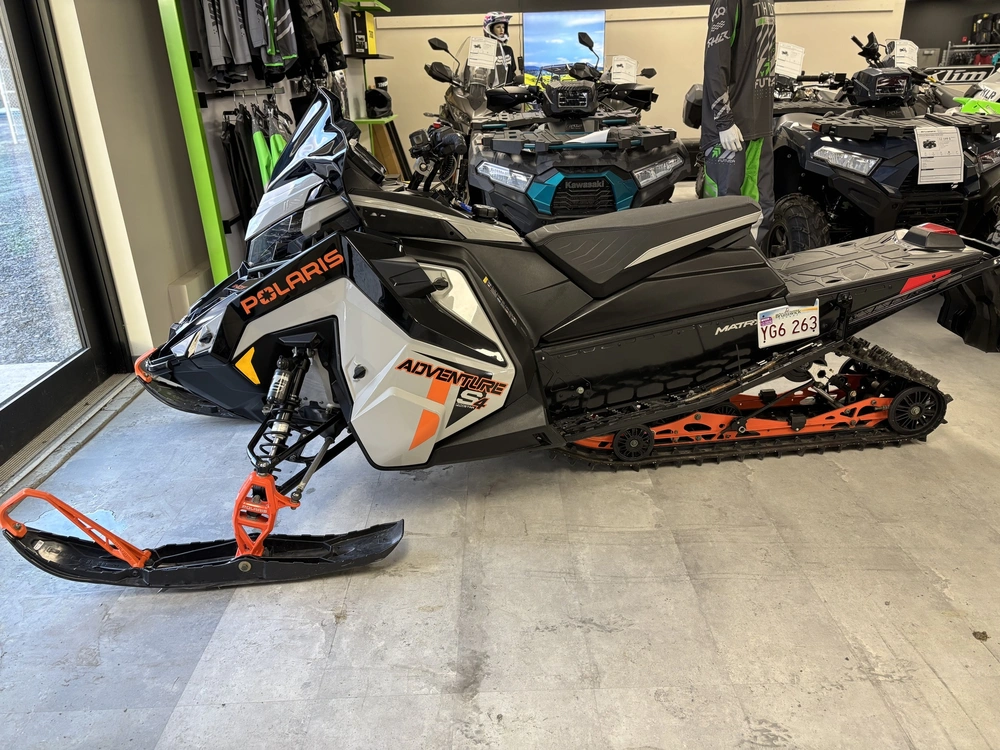 Polaris Indy S4 Adventure 137 1.5 W Studs 2023 alt