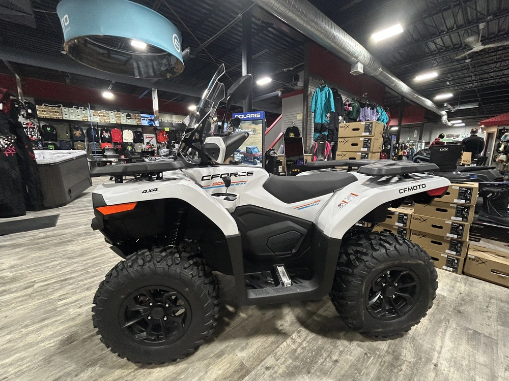 2026 Cfmoto Cforce 500 alt