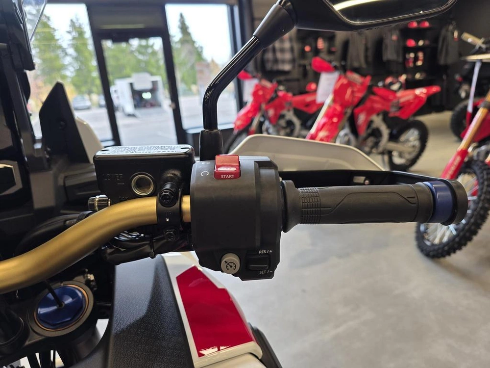 Honda Africa Twin Adventure Es Man Crf11004s 2025 alt