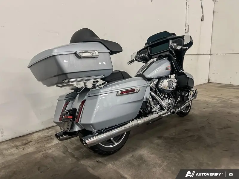 2025 Harley-Davidson FLHX - Street Glide® thumbnail 7