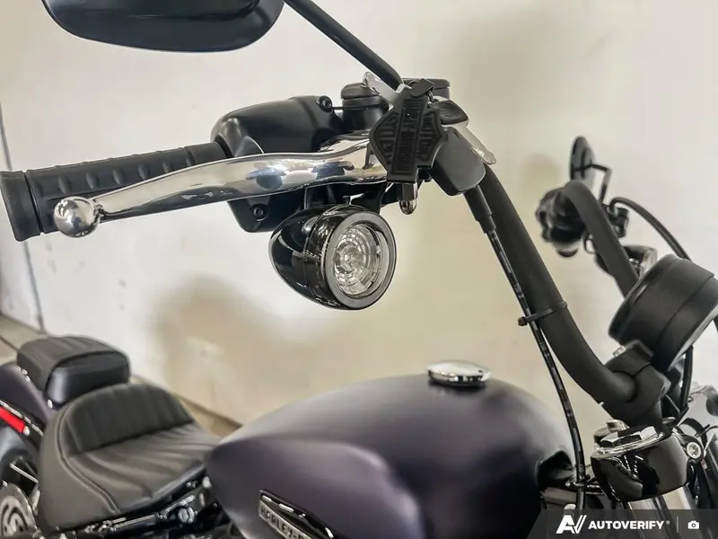 2025 Harley-Davidson FXBB - Street Bob® thumbnail 17