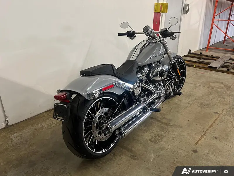 2025 Harley-Davidson FXBR - Breakout™ thumbnail 5