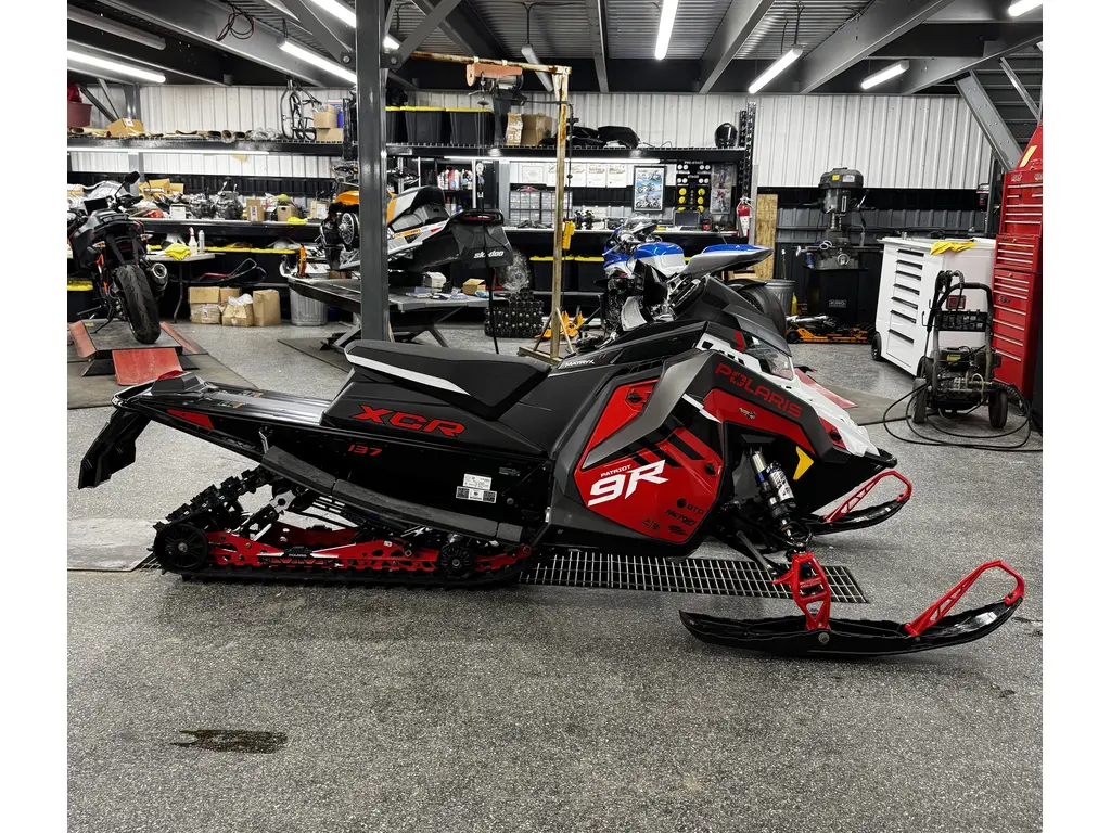 Polaris 9R INDY XCR 137 2026