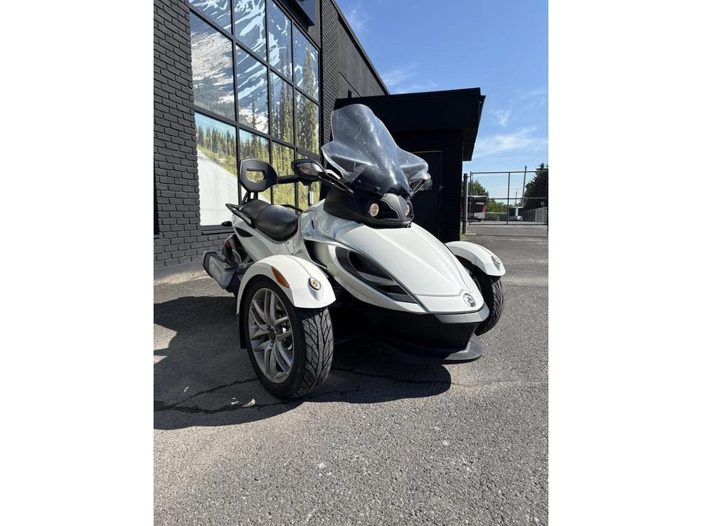 Can-am Spyder Rs 2014 alt