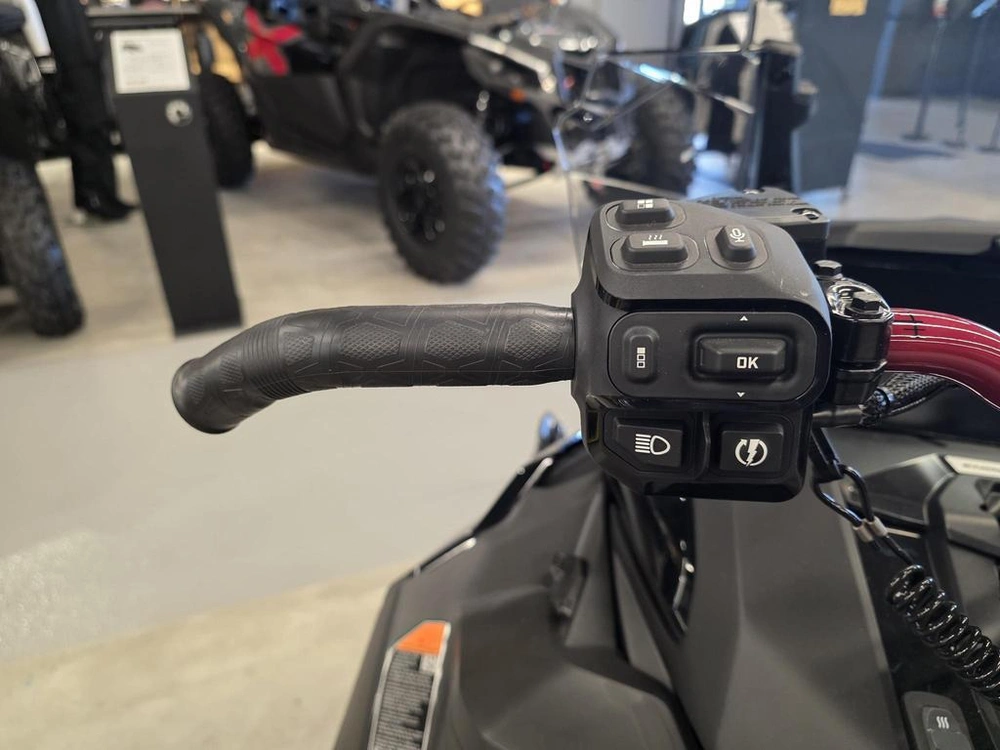 Ski-doo Renegade Enduro 900 Ace Turbo R 2025 alt