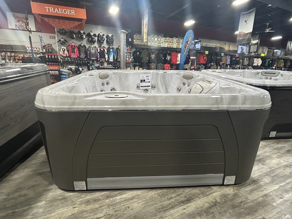 2025 Hydropool 6800 - Silver Marble/driftwood alt