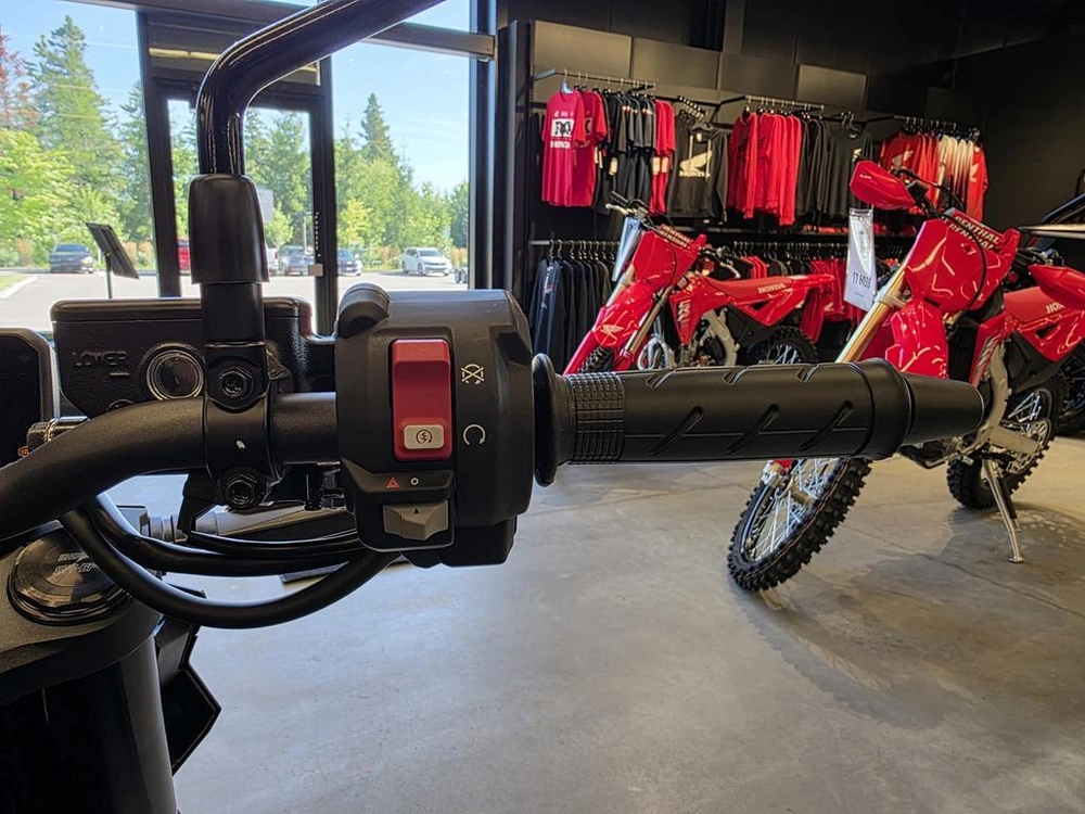 Honda Cb750 2025 alt