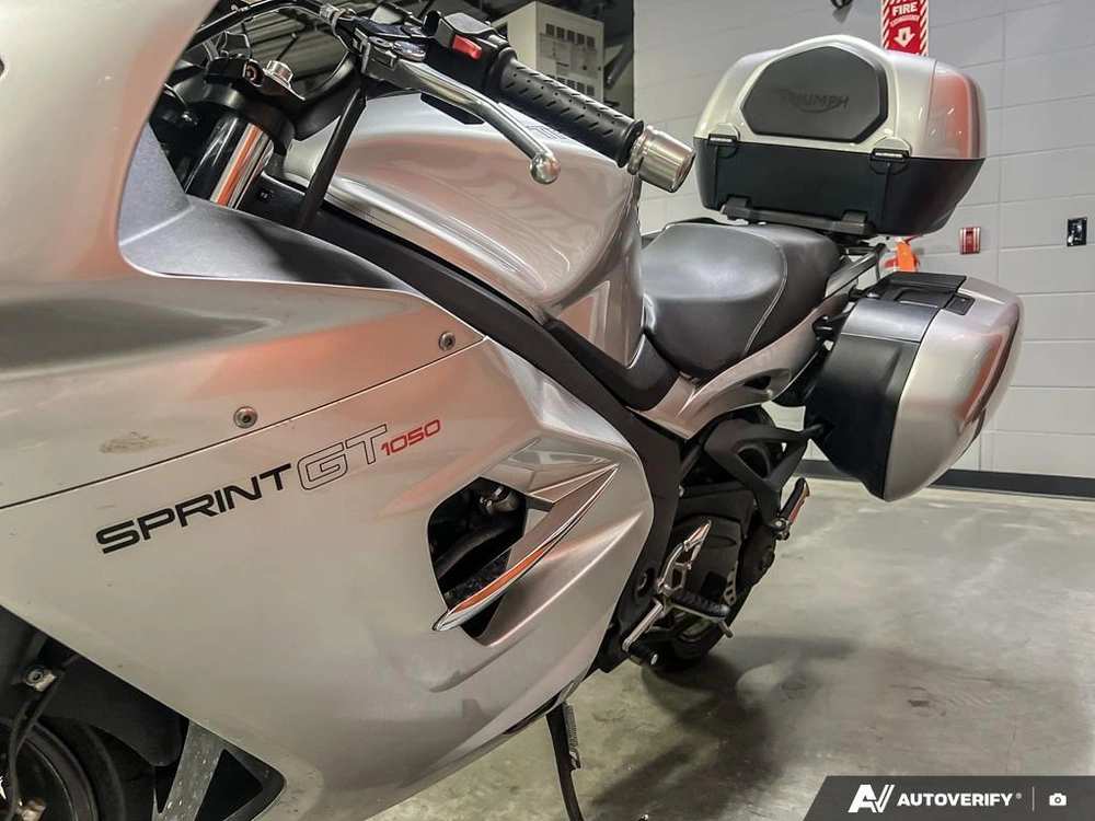 2011 Triumph Sprint Gt Sprint Gt 1050 alt