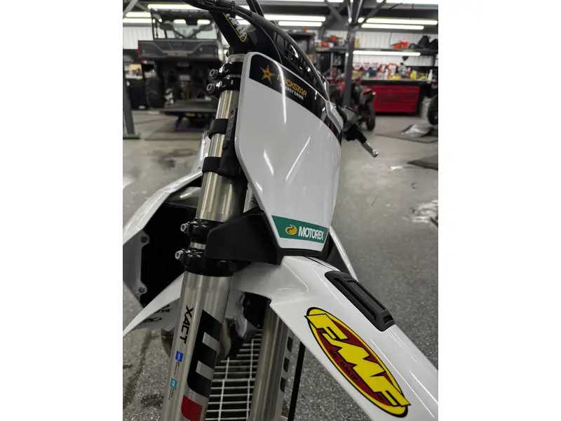 2024 Husqvarna FC 450 ROCKSTAR ED thumbnail 12