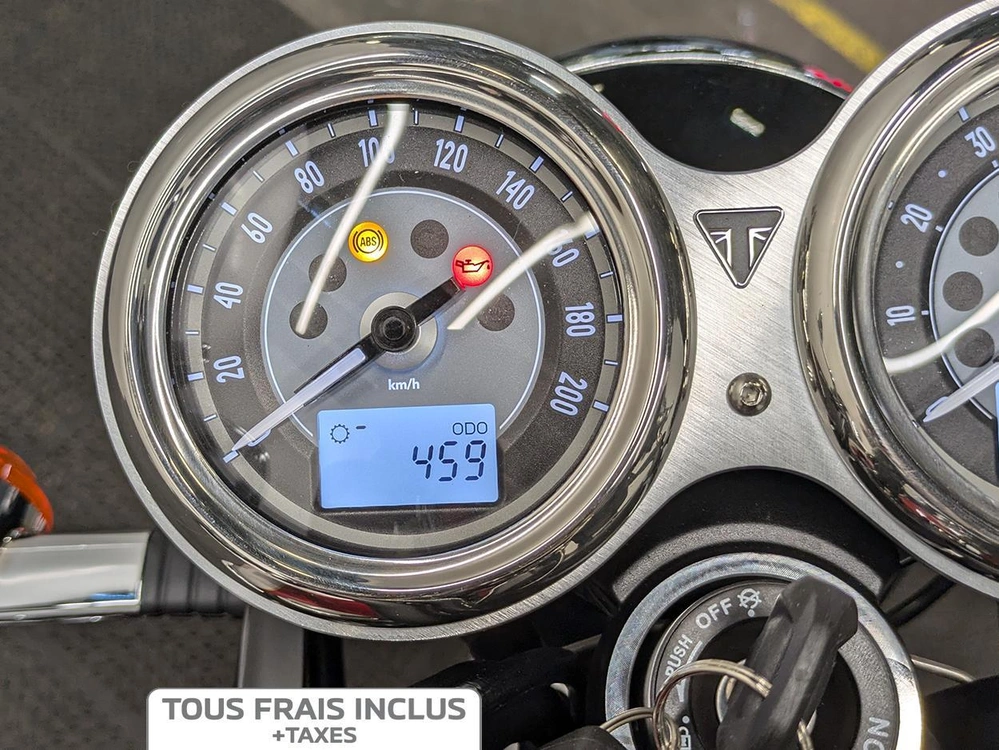 2025 Triumph Bonneville T120 Elvis Edition alt