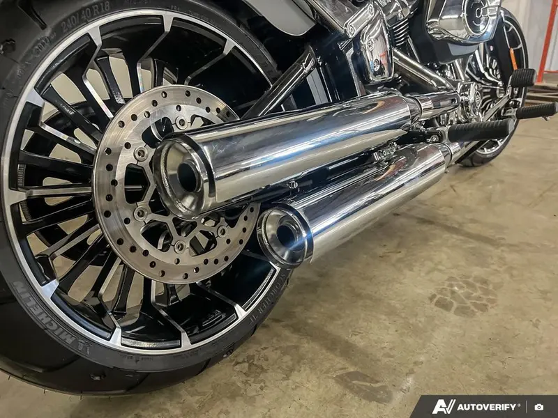 2025 Harley-Davidson FXBR - Breakout™ thumbnail 12
