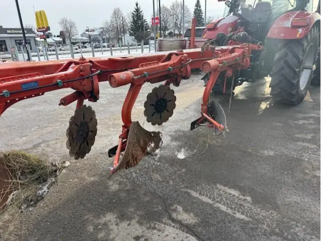 Kuhn VARI LANDER 4V 2001