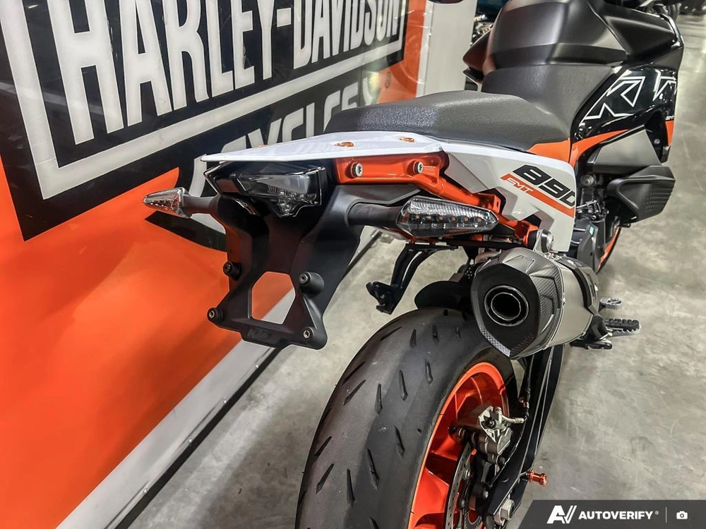 2024 Ktm 890 Smt alt