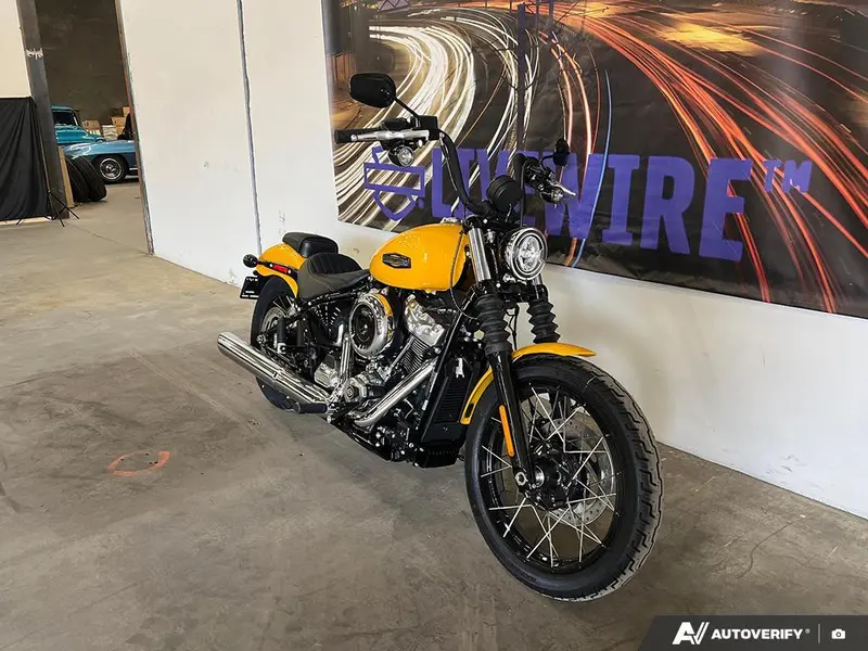 2025 Harley-Davidson FXBB - Street Bob® thumbnail 3