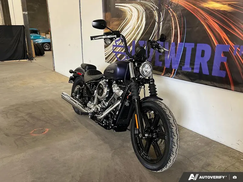 2025 Harley-Davidson FXBB - Street Bob® thumbnail 3