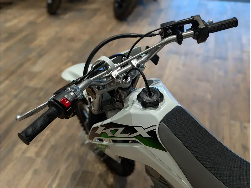 2026 Kawasaki KLX140R // Bright White