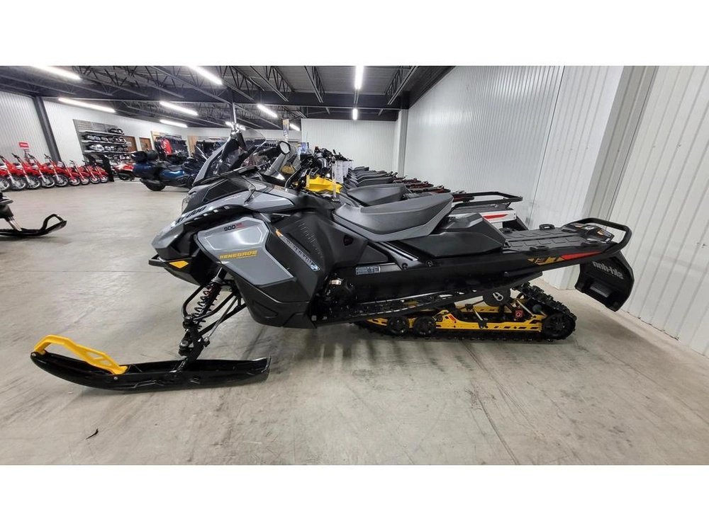 Ski-doo Renegade Adrenaline 900 Turbo 2025 alt