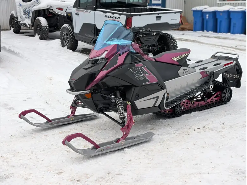 2026 Arctic Cat ZR 858 137 EXT EPS CN | 🏁 EXT 137 – performance sentier + technologie EPS 🏁 | Direction Assistée