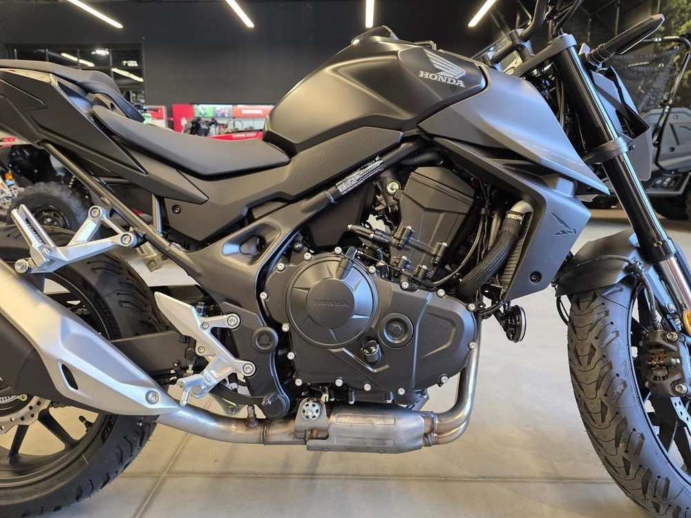 Honda Cb750 2025 alt