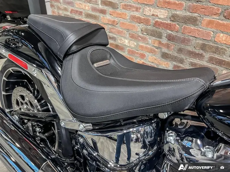 2025 Harley-Davidson FXBR - Breakout™ thumbnail 21