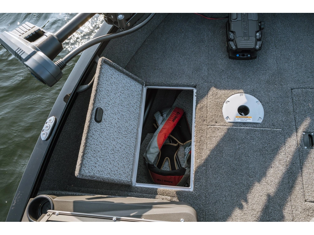 2026 Crestliner 1750 Hawk Wt Jumpseat White alt