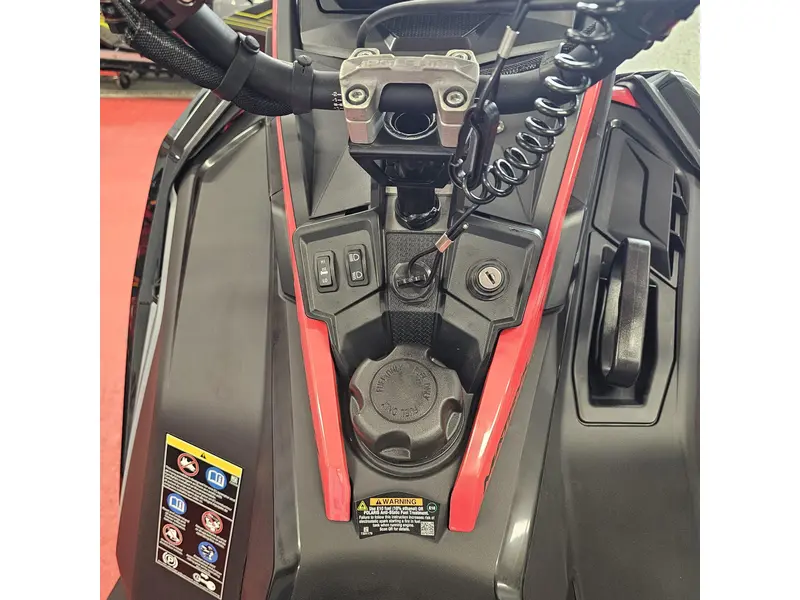 2025 Polaris 850 RMK KHAOS 155