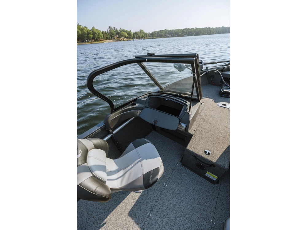 2026 Crestliner 1750 Hawk Wt Jumpseat White alt