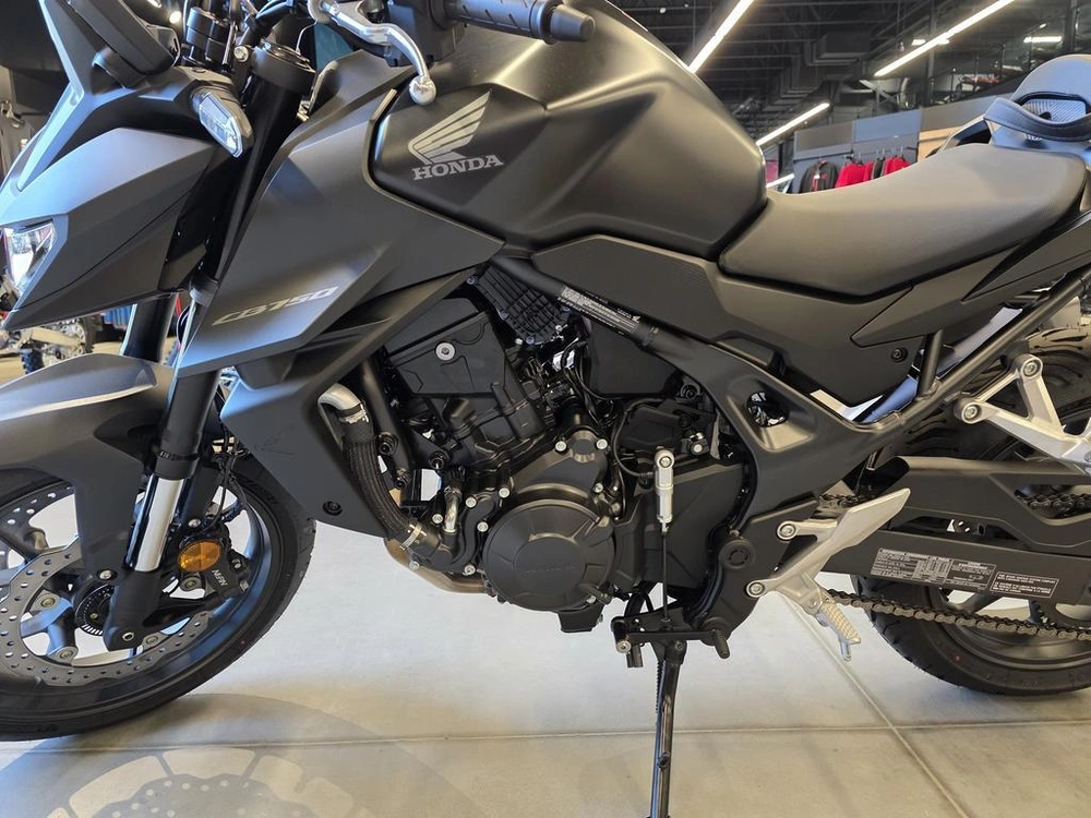 Honda Cb750 2025 alt