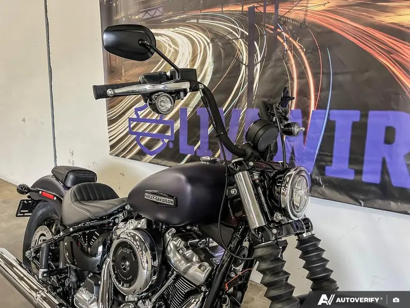 2025 Harley-Davidson FXBB - Street Bob® thumbnail 6