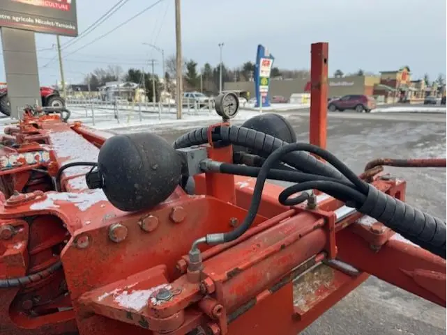 Kuhn VARI LANDER 4V 2001