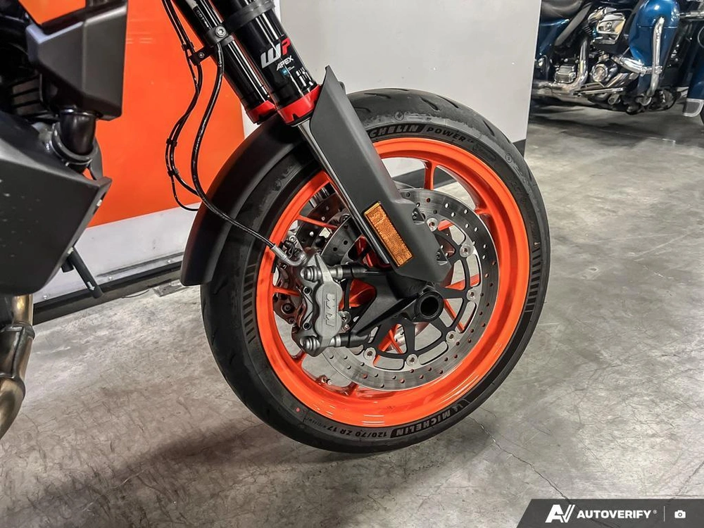 2024 Ktm 890 Smt alt