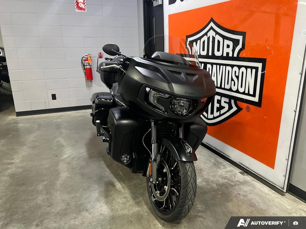 2024 Indian Motorcycle Pursuit® Dark Horse® Black Smoke alt