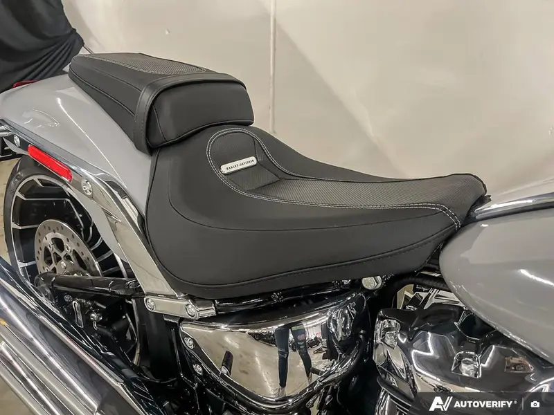 2025 Harley-Davidson FXBR - Breakout™ thumbnail 21