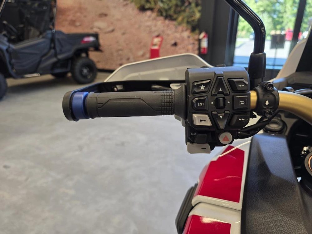 Honda Africa Twin Adventure Sports Es Dct 2025 alt