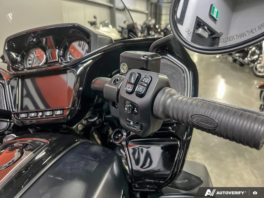 2024 Indian Motorcycle Pursuit® Dark Horse® Black Smoke alt