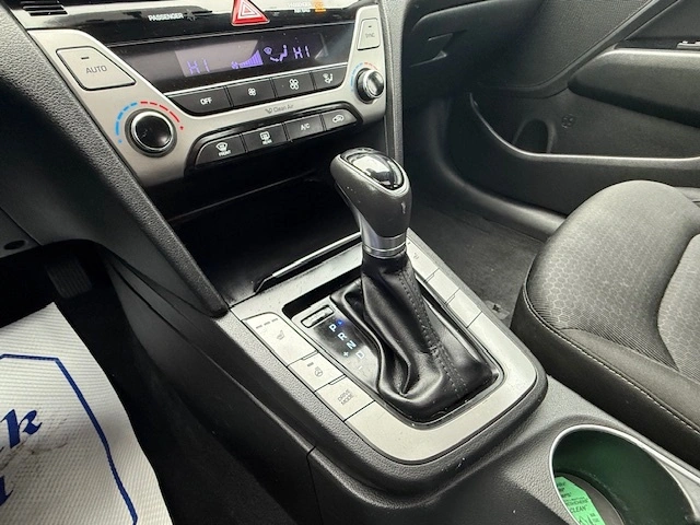 2017 Hyundai Elantra Gls alt