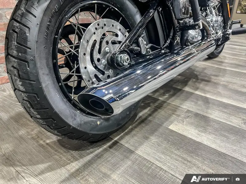 2025 Harley-Davidson FXBB - Street Bob® thumbnail 12