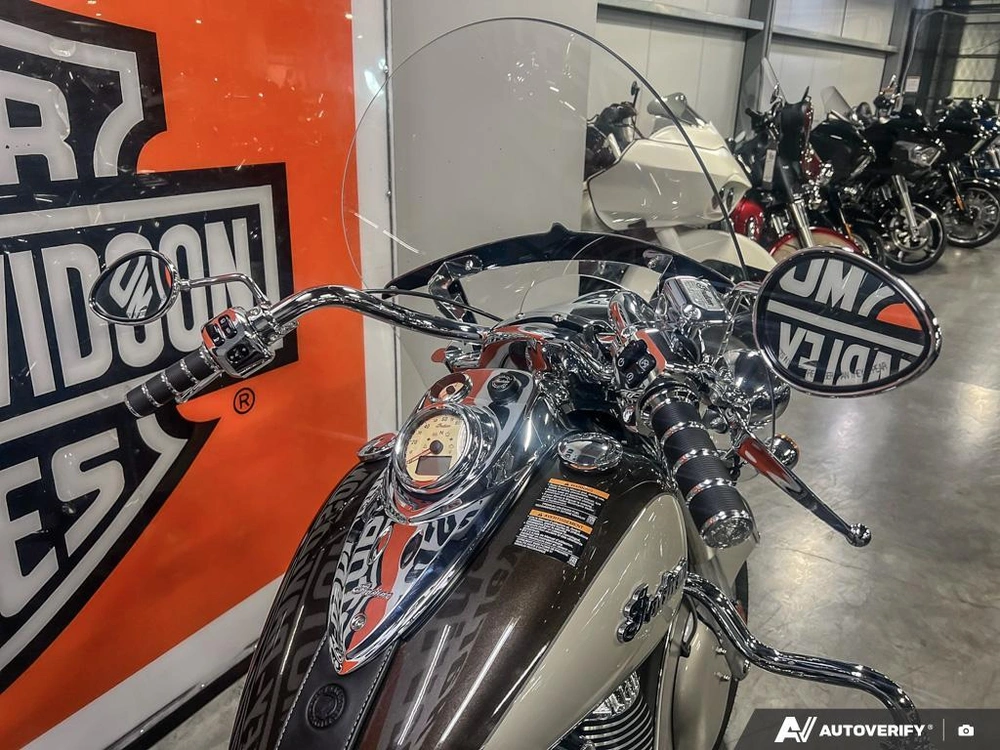 2024 Indian Motorcycle Springfield® Bronze Pearl/silver Qurtz alt