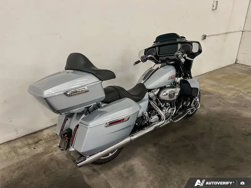 2025 Harley-Davidson FLHX - Street Glide® thumbnail 22