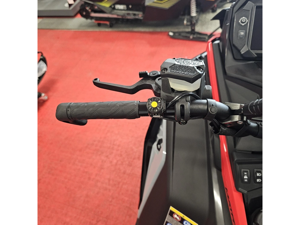 2025 Polaris 850 Rmk Khaos 155 alt