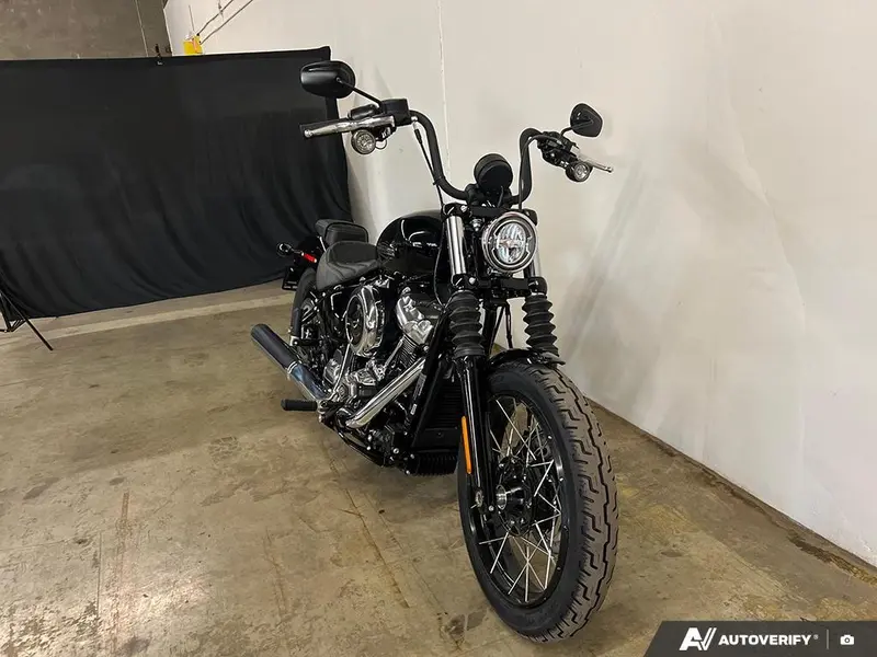 2025 Harley-Davidson FXBB - Street Bob® thumbnail 2