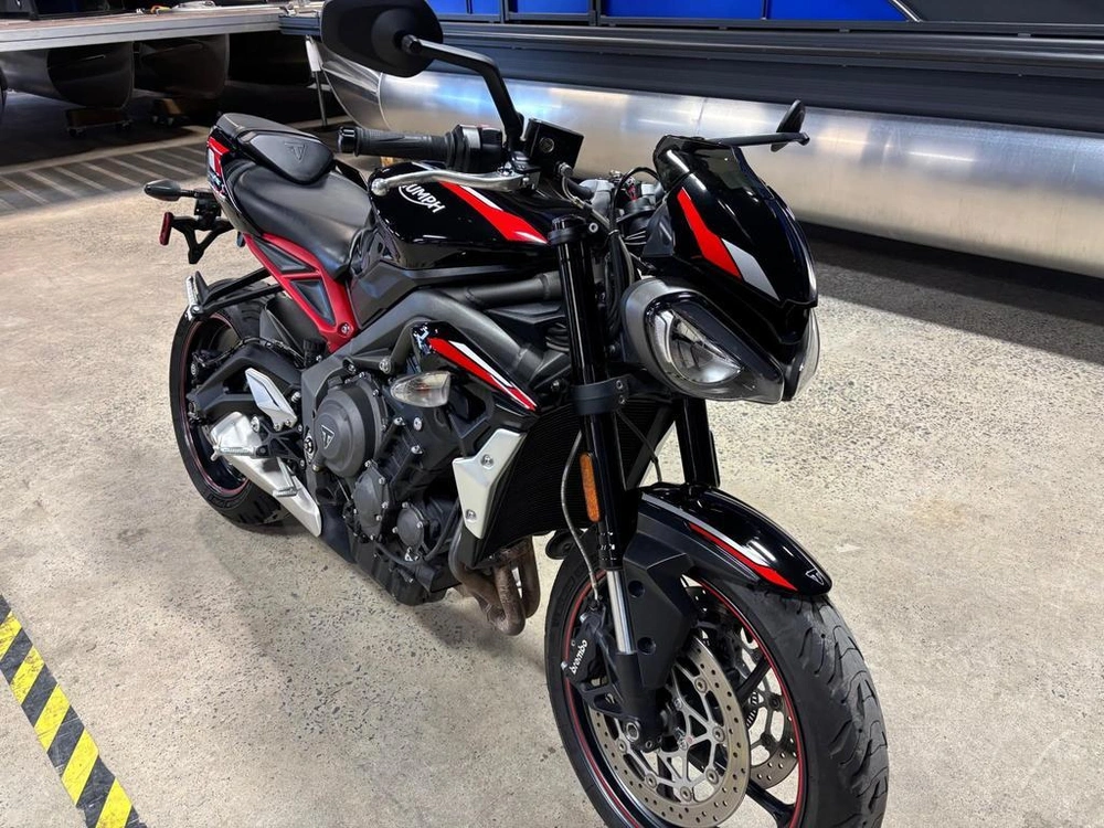 Triumph Street Triple 2020 alt