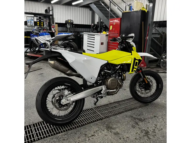 2026 Husqvarna 701 SUPERMOTO