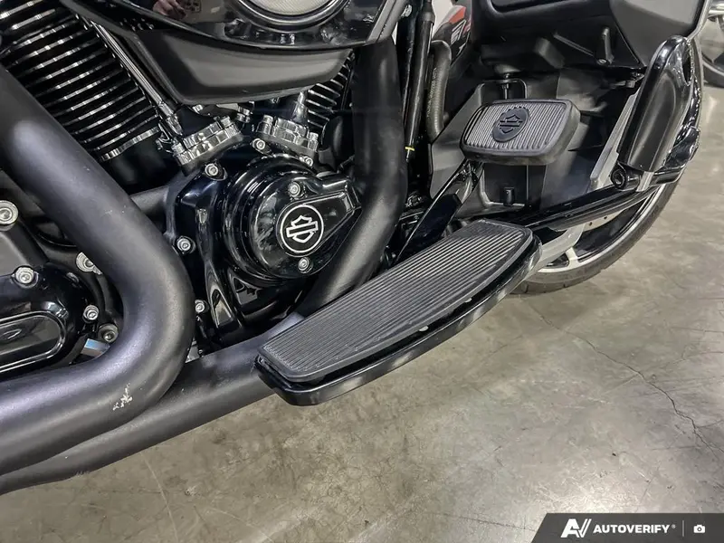 2025 Harley-Davidson FLHXU - Street Glide® Ultra thumbnail 11