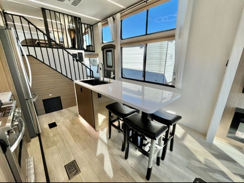 Forest River Salem Grand Villa 42veranda 2025 alt