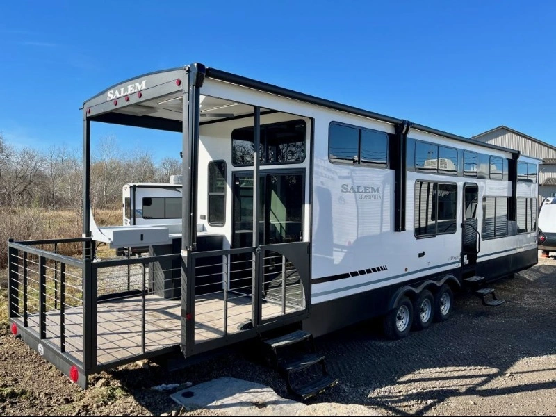 Forest River Salem Grand Villa 42veranda 2025 alt