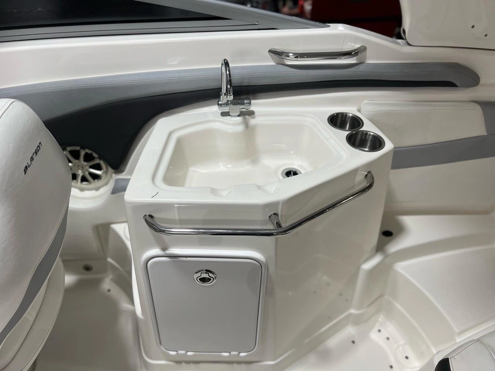 2013 Larson Lxi 258 Io Merc8.2 Mpi B3 380hp alt