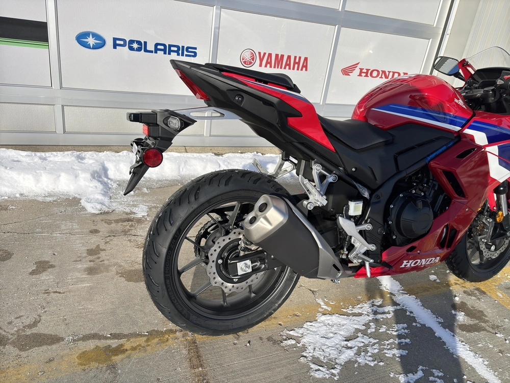 Honda Cbr500r 2025 alt